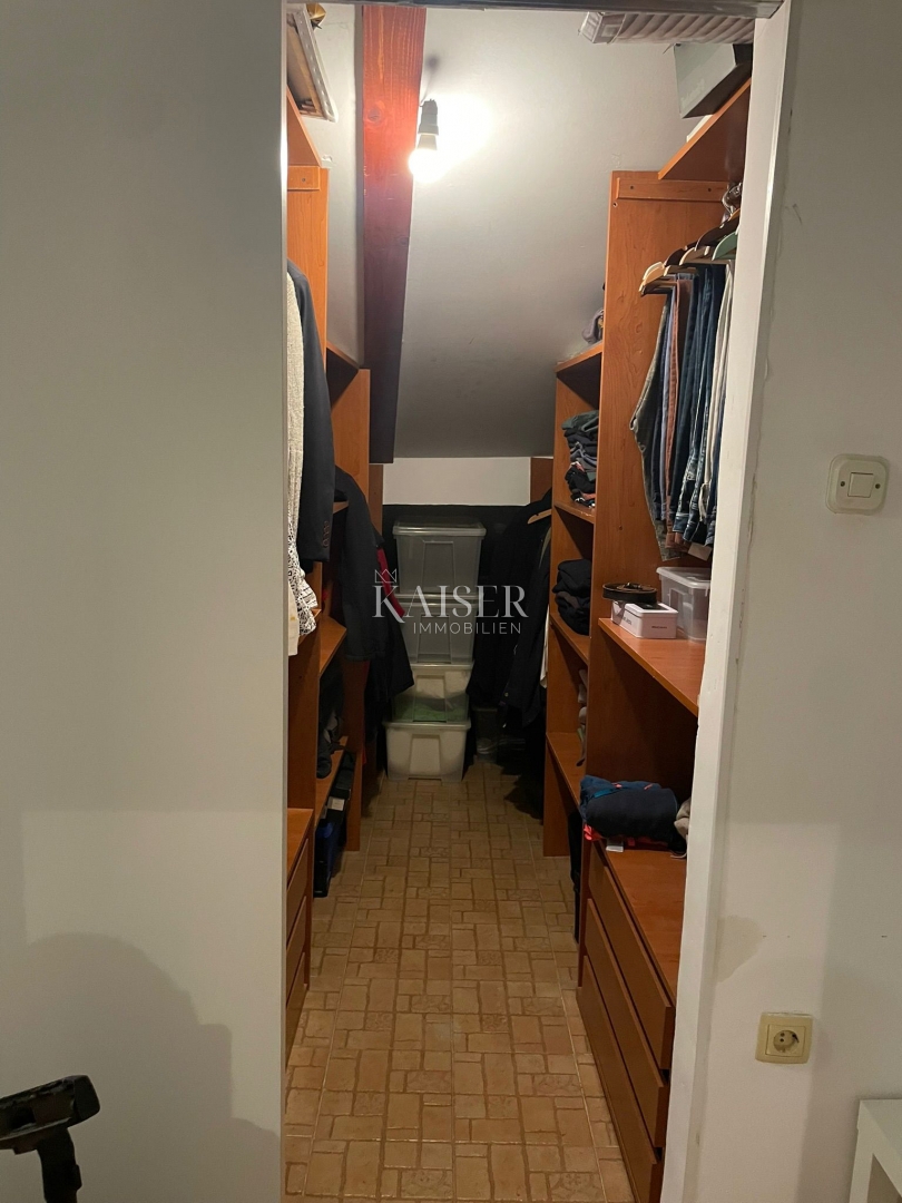 Cres, gostinski in stanovanjski objekt z restavracijo, apartmaji in sobami