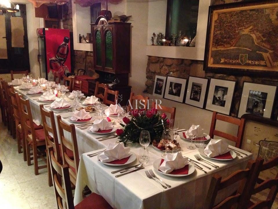 Cres, gostinski in stanovanjski objekt z restavracijo, apartmaji in sobami