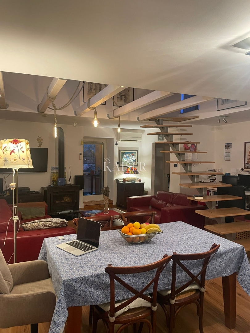 Cres, gostinski in stanovanjski objekt z restavracijo, apartmaji in sobami