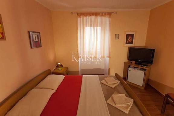 Cres, gostinski in stanovanjski objekt z restavracijo, apartmaji in sobami