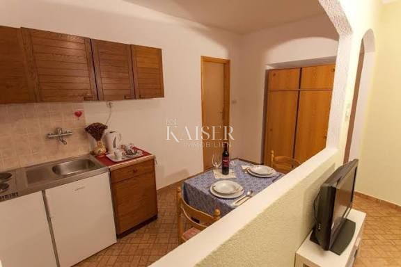 Cres, gostinski in stanovanjski objekt z restavracijo, apartmaji in sobami