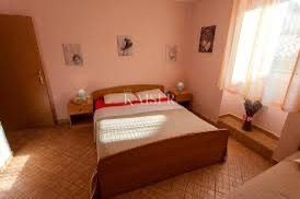 Cres, gostinski in stanovanjski objekt z restavracijo, apartmaji in sobami