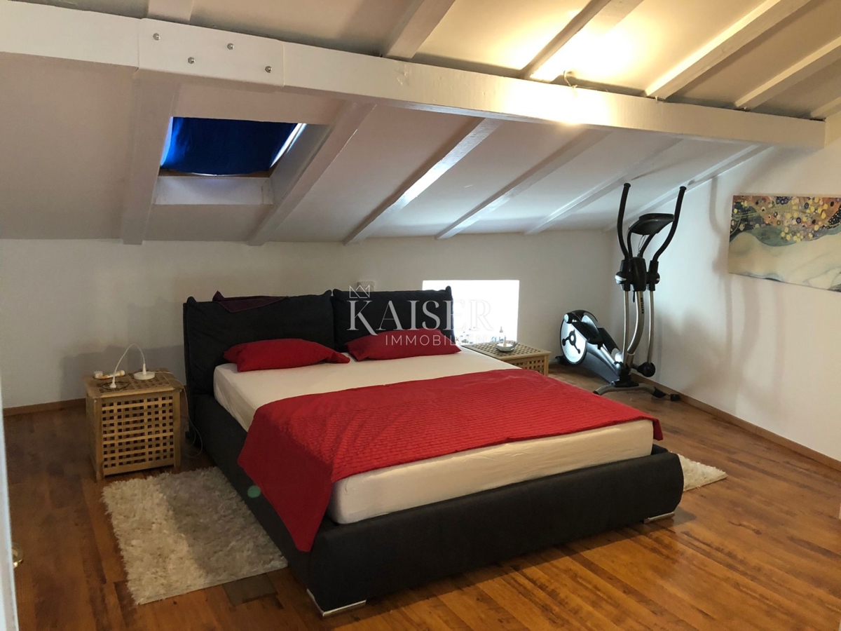 Cres, gostinski in stanovanjski objekt z restavracijo, apartmaji in sobami