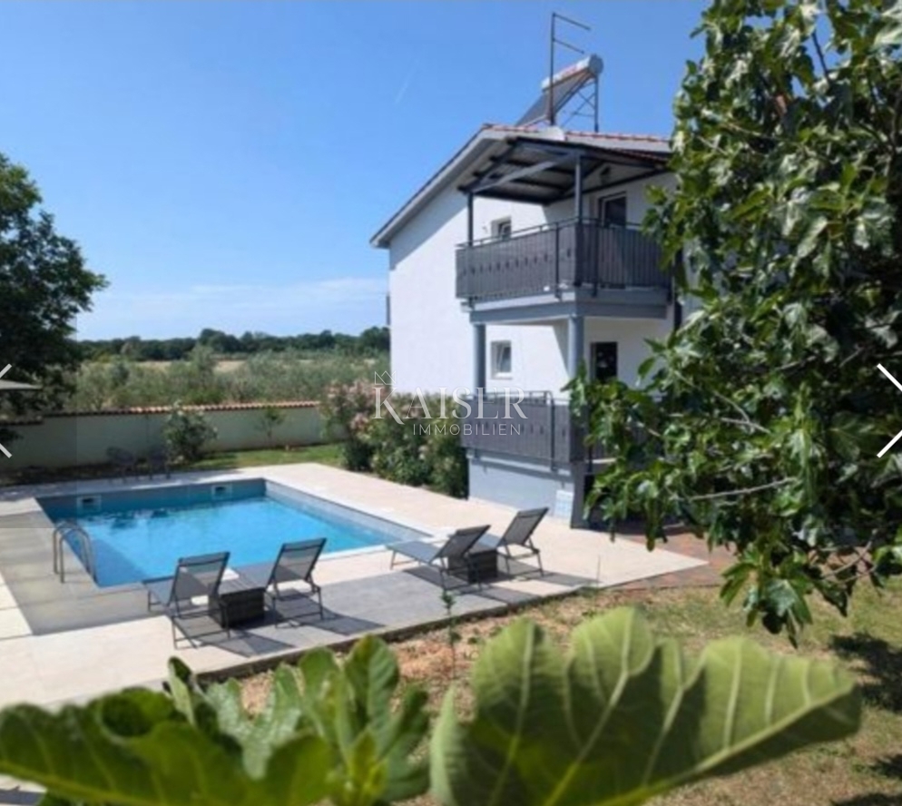 Istra, Pula - Hiša s 5 apartmaji in dvema bazenoma
