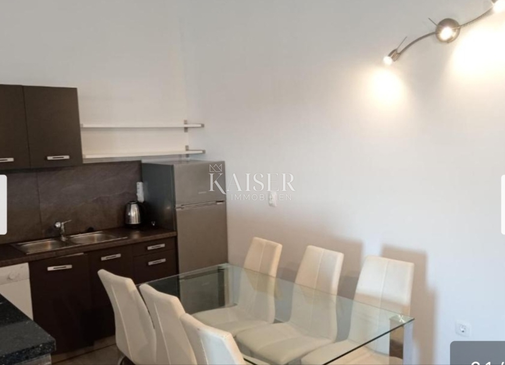 Istra, Pula - Hiša s 5 apartmaji in dvema bazenoma