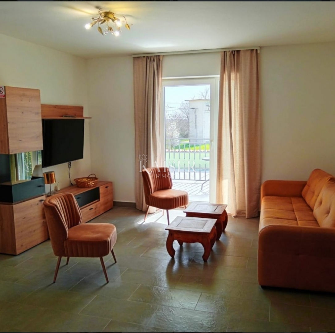 Istra, Pula - Hiša s 5 apartmaji in dvema bazenoma