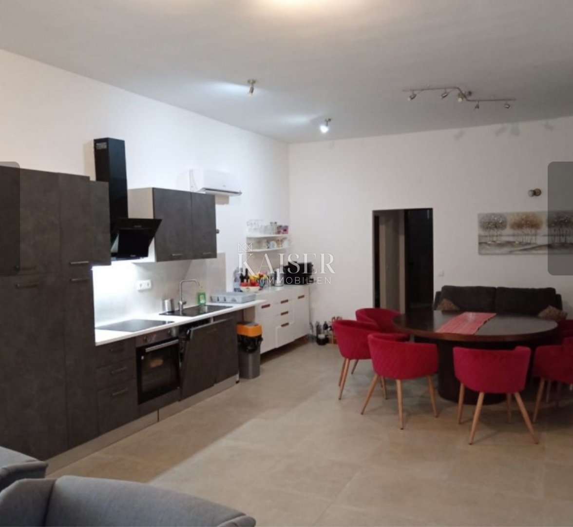 Istra, Pula - Hiša s 5 apartmaji in dvema bazenoma