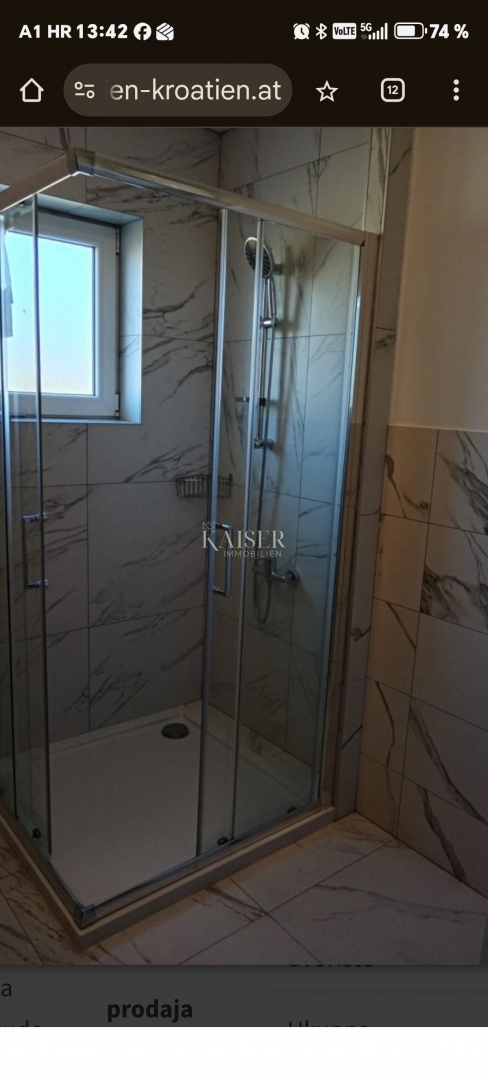 Istra, Pula - Hiša s 5 apartmaji in dvema bazenoma