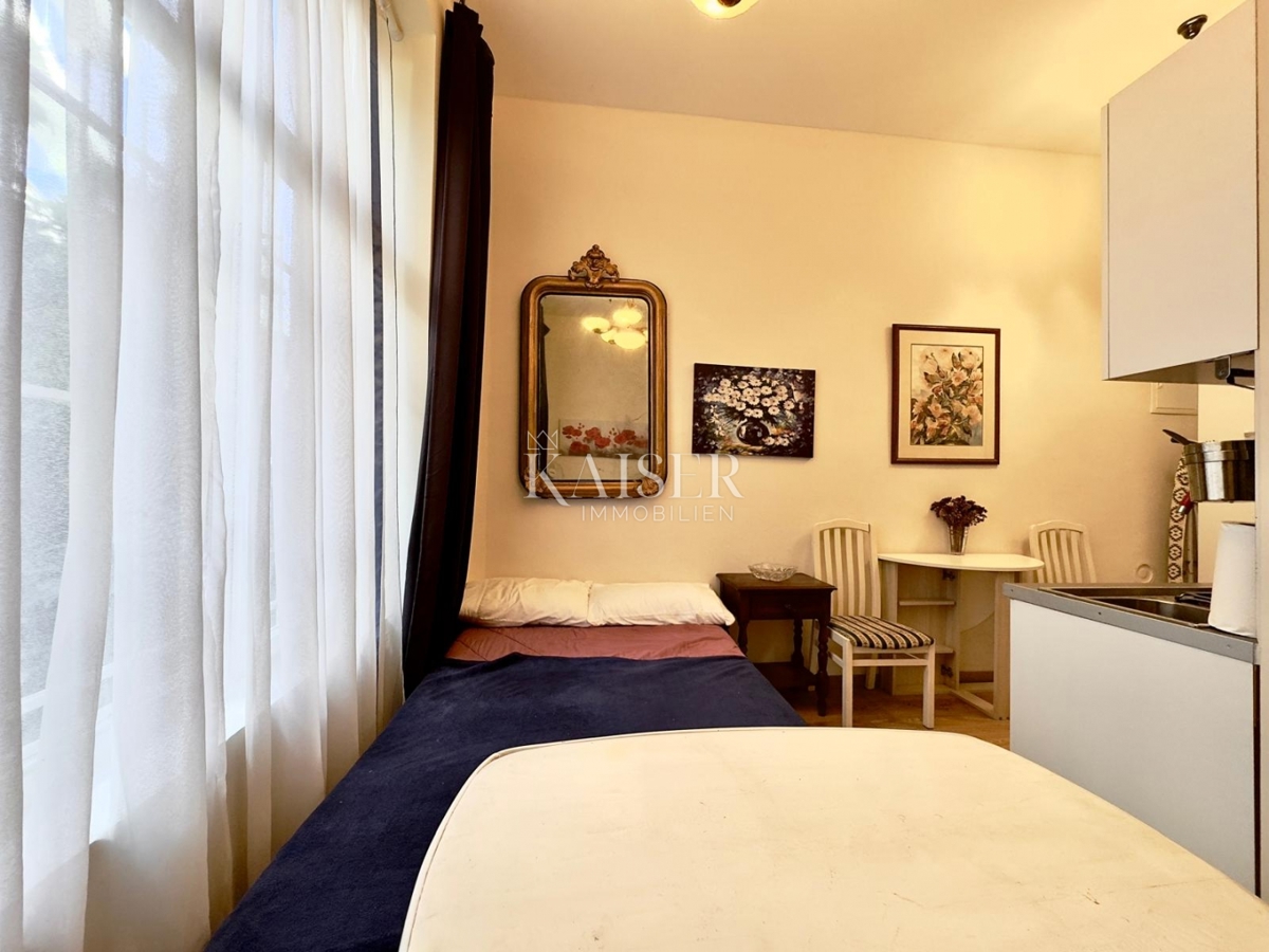 Opatija – Dva studia v zgodovinski vili 2. vrsta do morja, terasa, vrt, 2 parkirni mesti