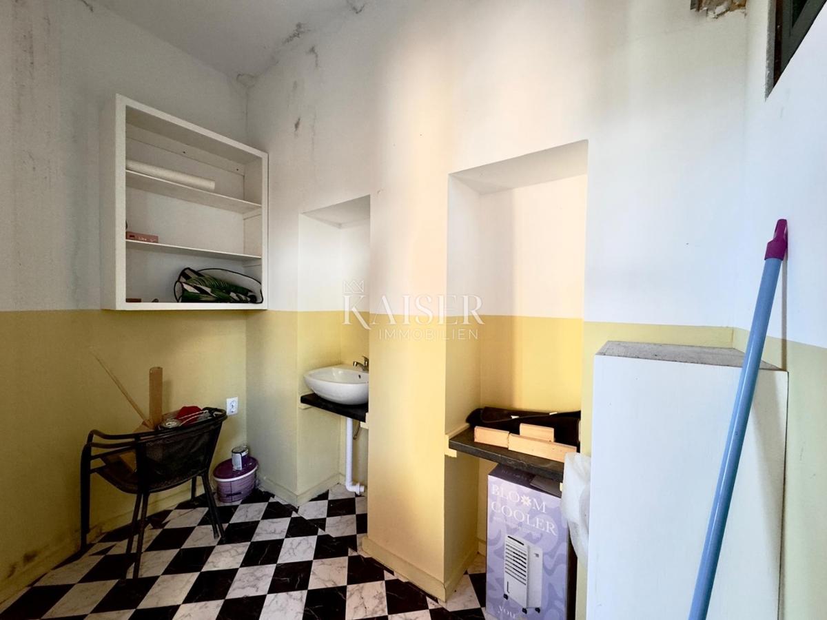 Opatija – Dva studia v zgodovinski vili 2. vrsta do morja, terasa, vrt, 2 parkirni mesti