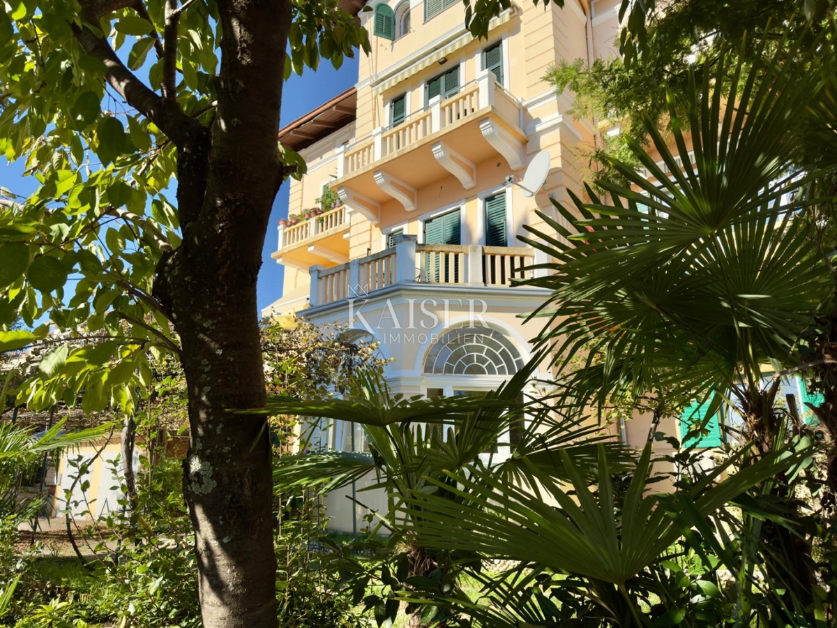 Opatija – Dva studia v zgodovinski vili 2. vrsta do morja, terasa, vrt, 2 parkirni mesti