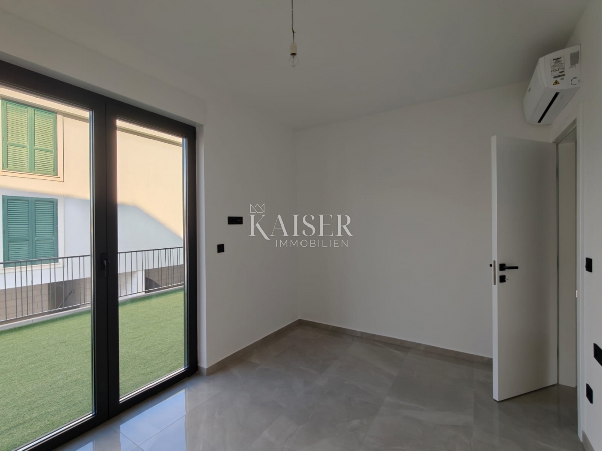 Stanovanje Okrug Gornji, Okrug, 80,08m2