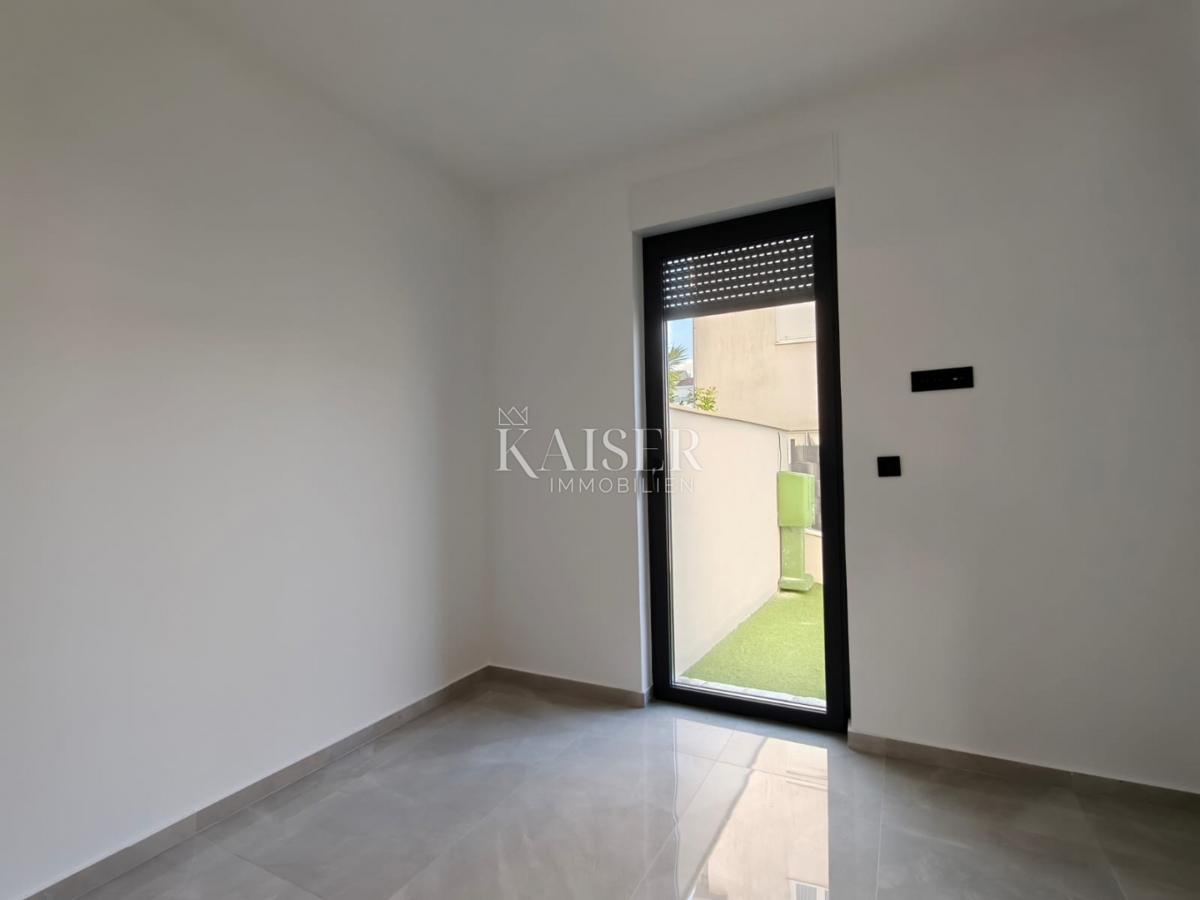 Stanovanje Okrug Gornji, Okrug, 80,08m2