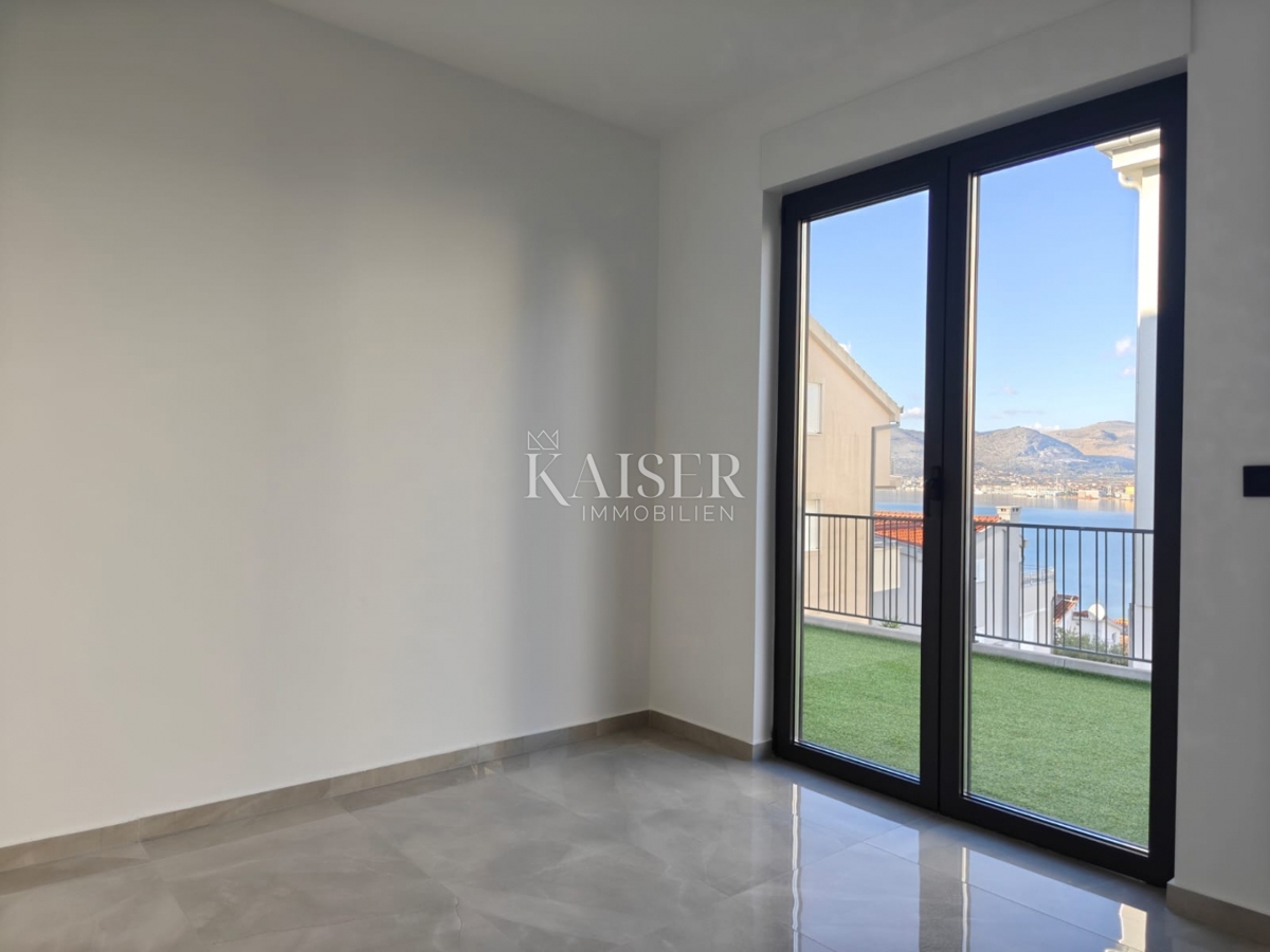 Stanovanje Okrug Gornji, Okrug, 80,08m2