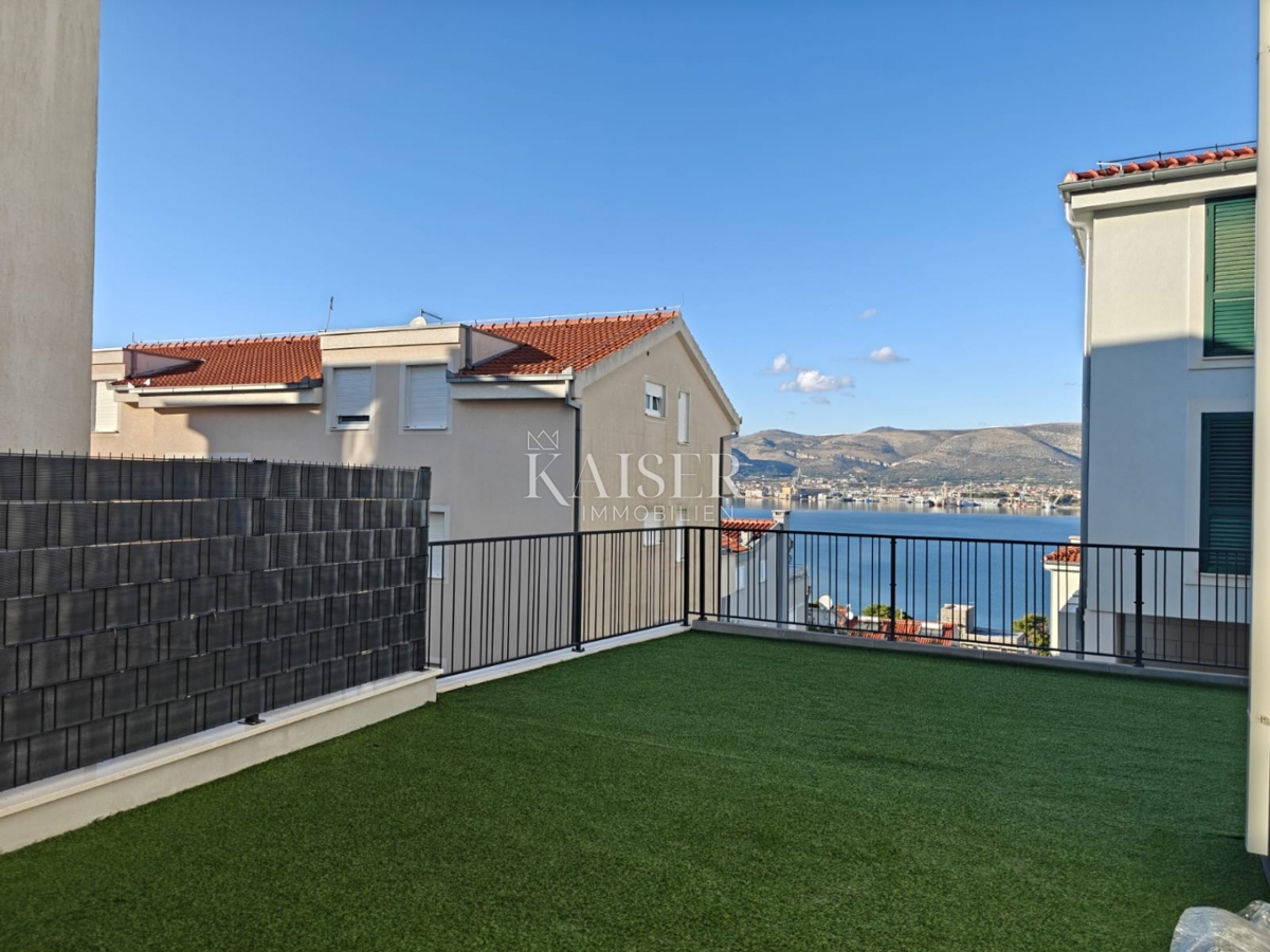 Stanovanje Okrug Gornji, Okrug, 80,08m2