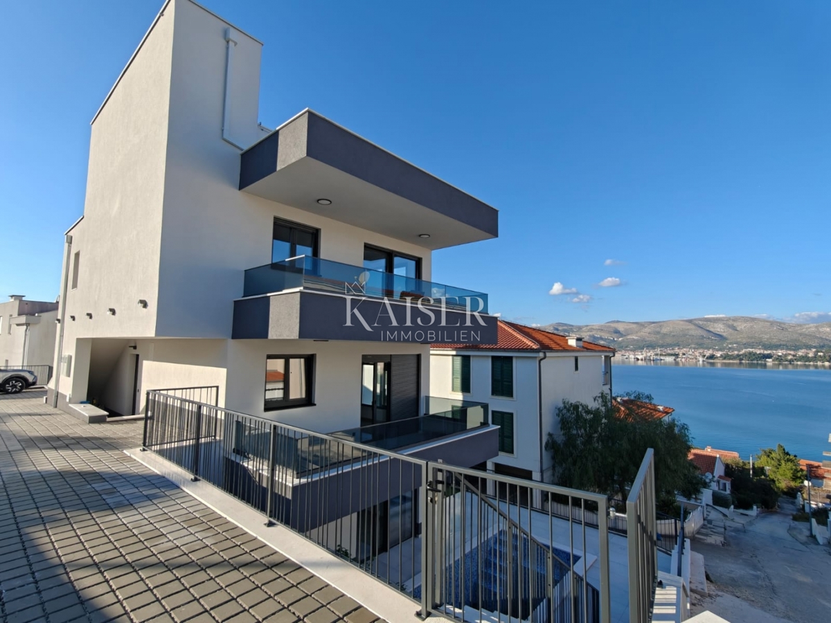 Stanovanje Okrug Gornji, Okrug, 80,08m2