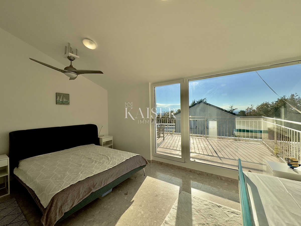 Pag, Potočnica - Družinska vila z bazenom in čudovitim razgledom 100 m od plaže