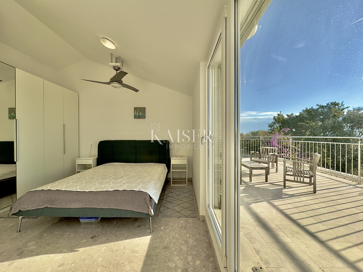 Pag, Potočnica - Družinska vila z bazenom in čudovitim razgledom 100 m od plaže