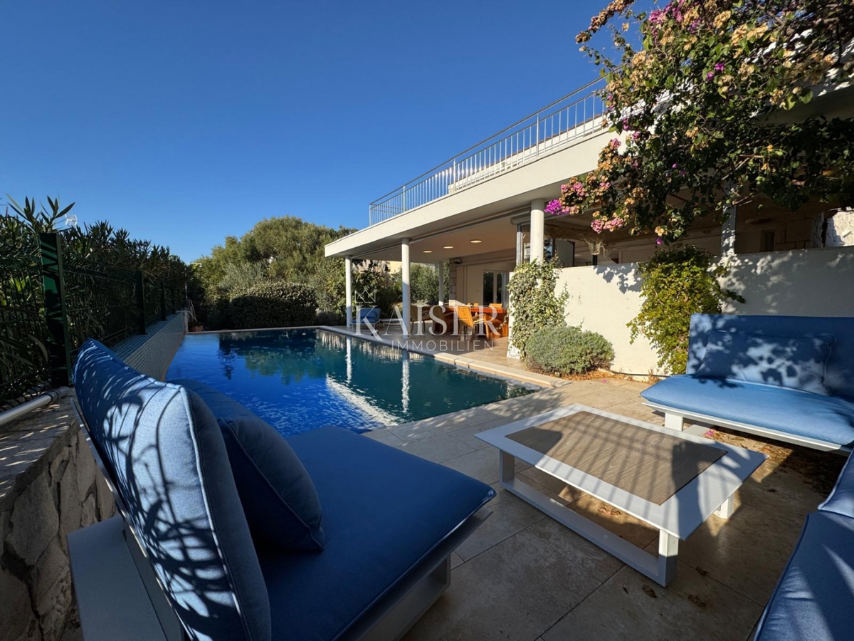 Pag, Potočnica - Družinska vila z bazenom in čudovitim razgledom 100 m od plaže