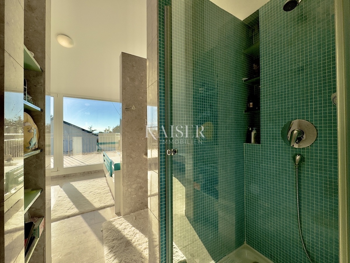 Pag, Potočnica - Družinska vila z bazenom in čudovitim razgledom 100 m od plaže