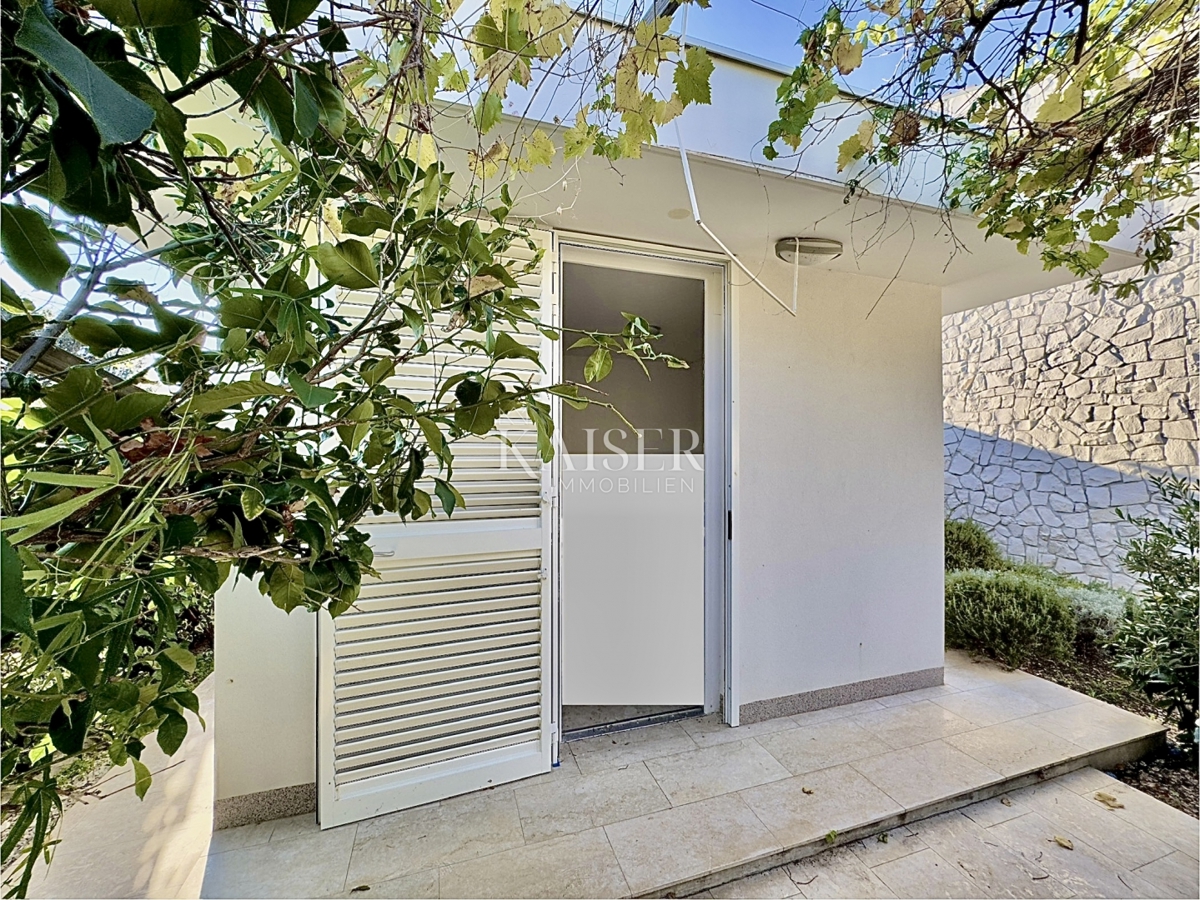 Pag, Potočnica - Družinska vila z bazenom in čudovitim razgledom 100 m od plaže