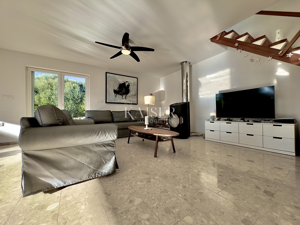 Pag, Potočnica - Družinska vila z bazenom in čudovitim razgledom 100 m od plaže