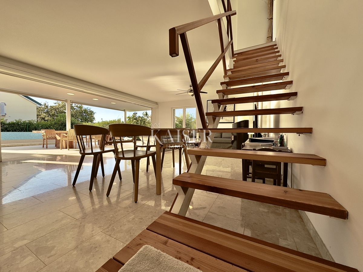 Pag, Potočnica - Družinska vila z bazenom in čudovitim razgledom 100 m od plaže