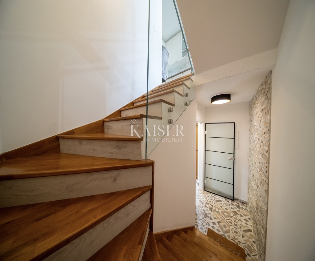 Rogoznica - Hiša prva vrsta do morja