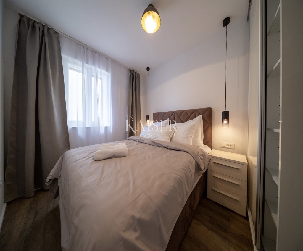 Rogoznica - Hiša prva vrsta do morja