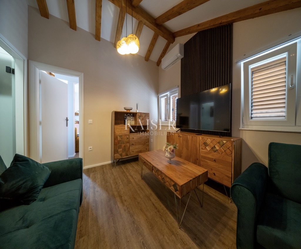 Rogoznica - Hiša prva vrsta do morja