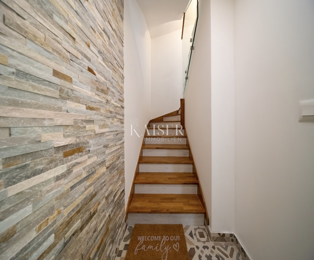 Rogoznica - Hiša prva vrsta do morja