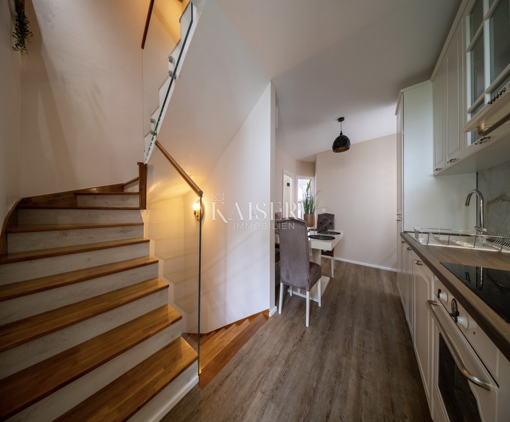 Rogoznica - Hiša prva vrsta do morja