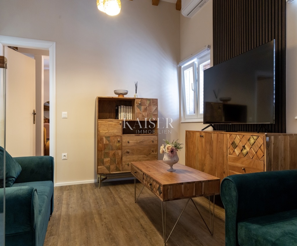 Rogoznica - Hiša prva vrsta do morja