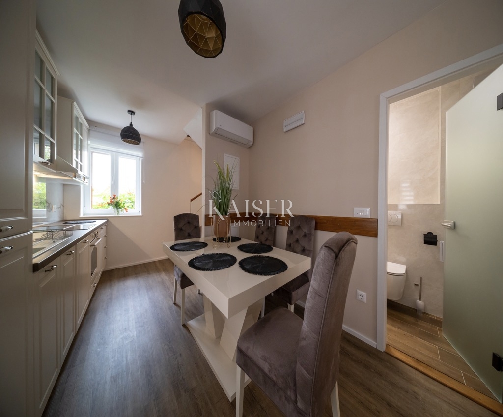 Rogoznica - Hiša prva vrsta do morja