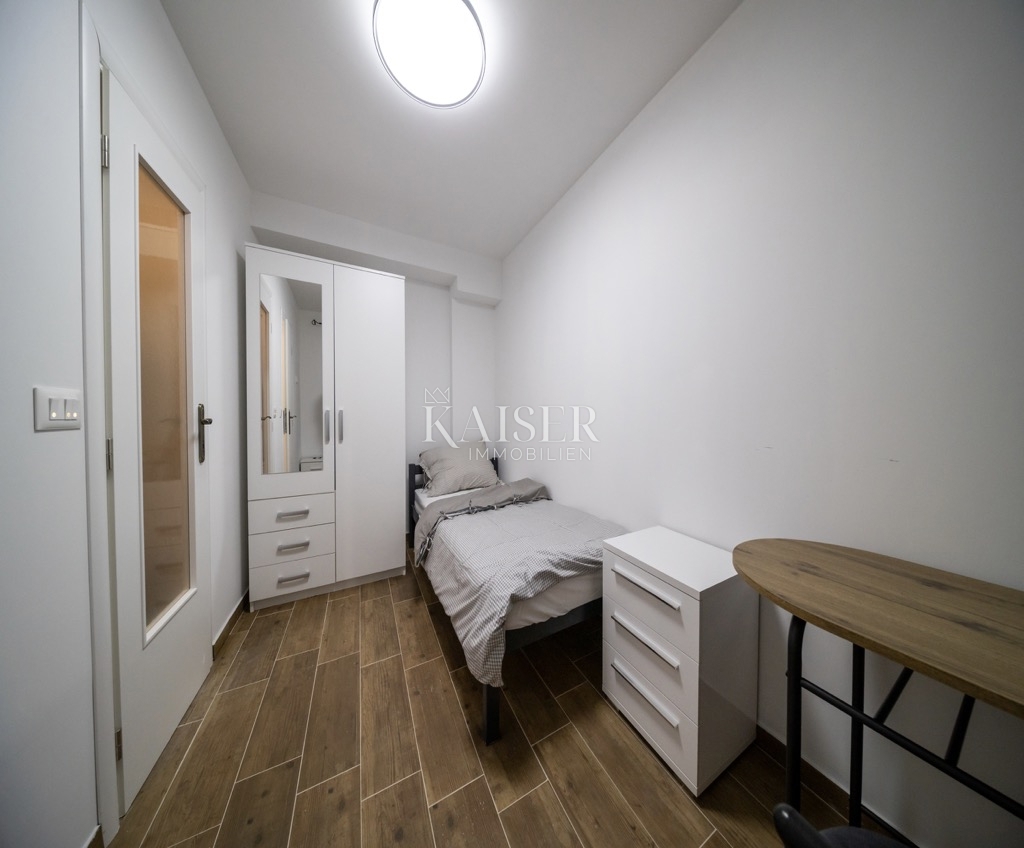 Rogoznica - Hiša prva vrsta do morja