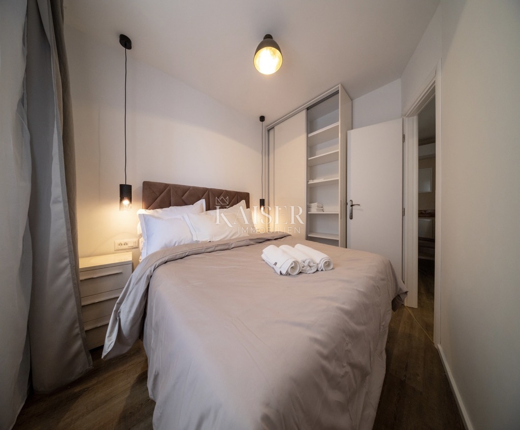 Rogoznica - Hiša prva vrsta do morja