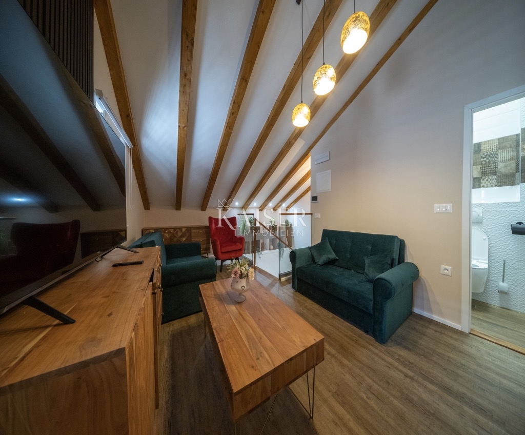 Rogoznica - Hiša prva vrsta do morja