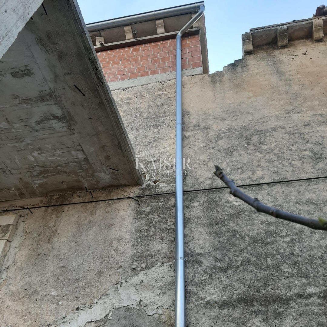 Istra, Barban - prodamo 5 starinskih hiš