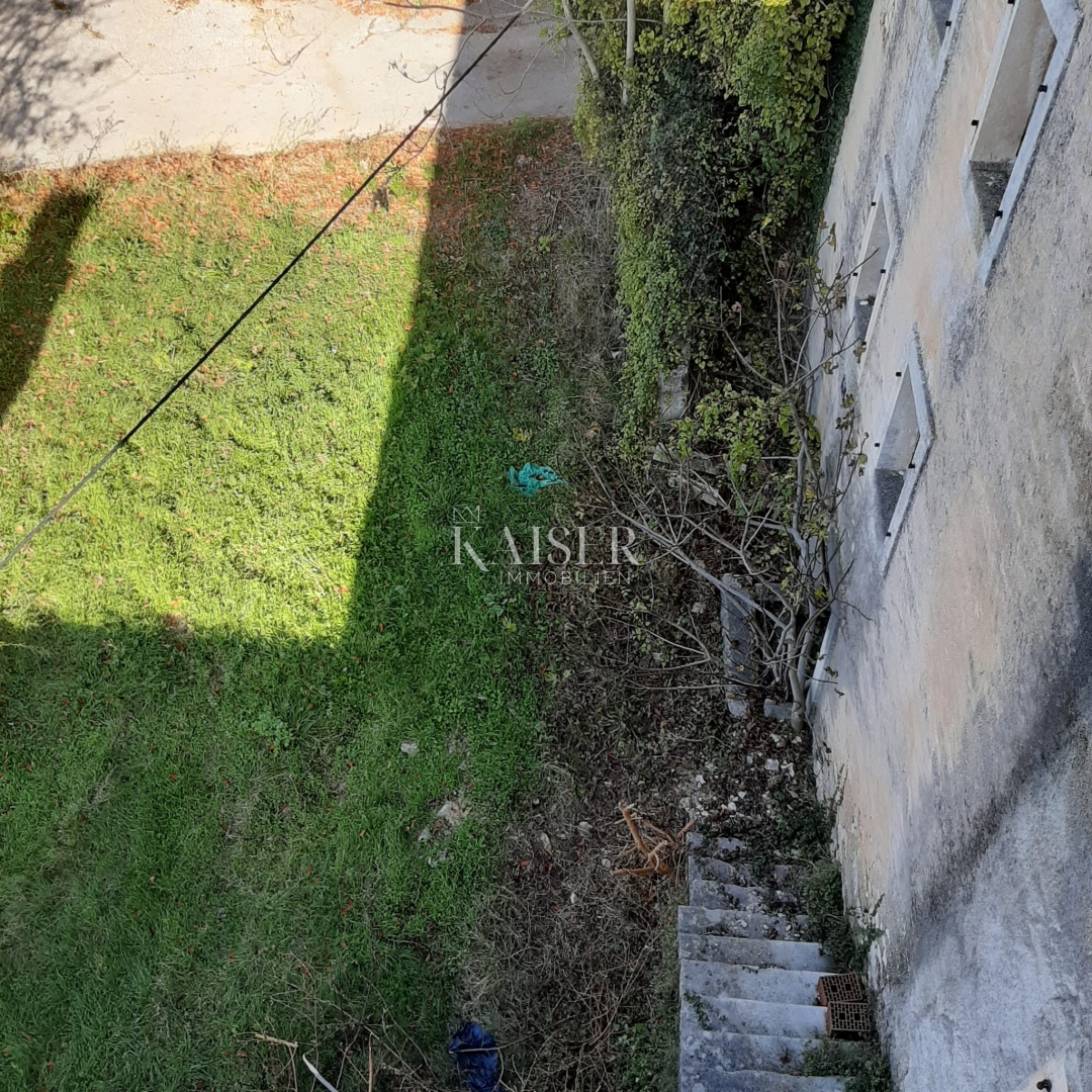 Istra, Barban - prodamo 5 starinskih hiš