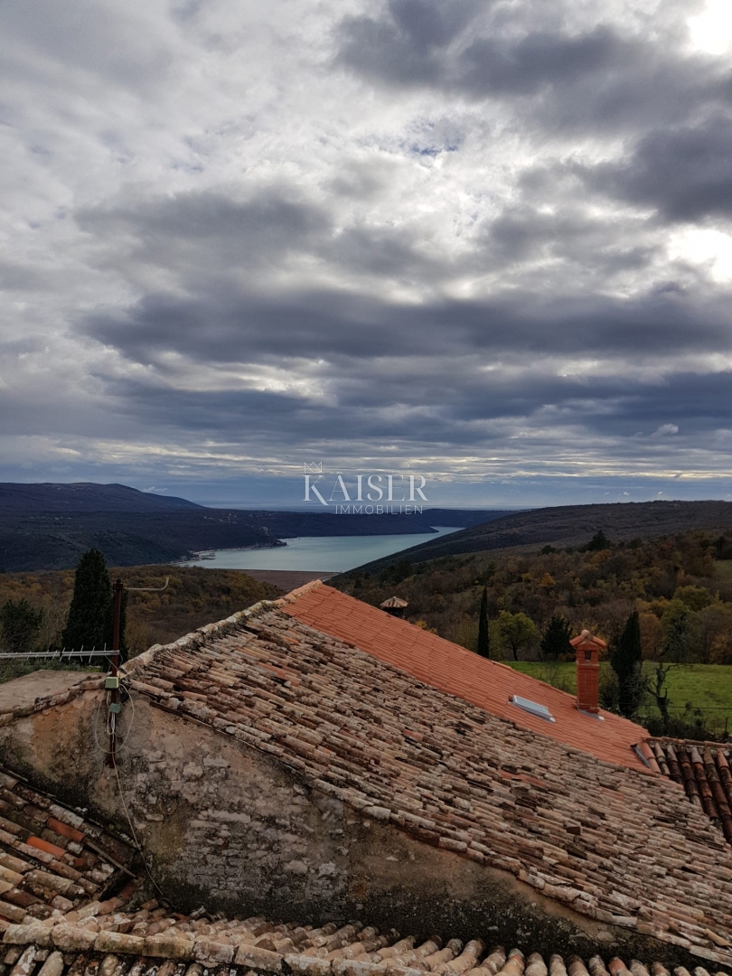 Istra, Barban - prodamo 5 starinskih hiš