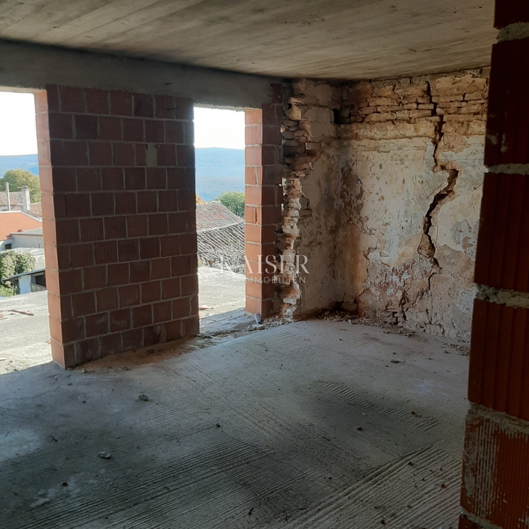 Istra, Barban - prodamo 5 starinskih hiš