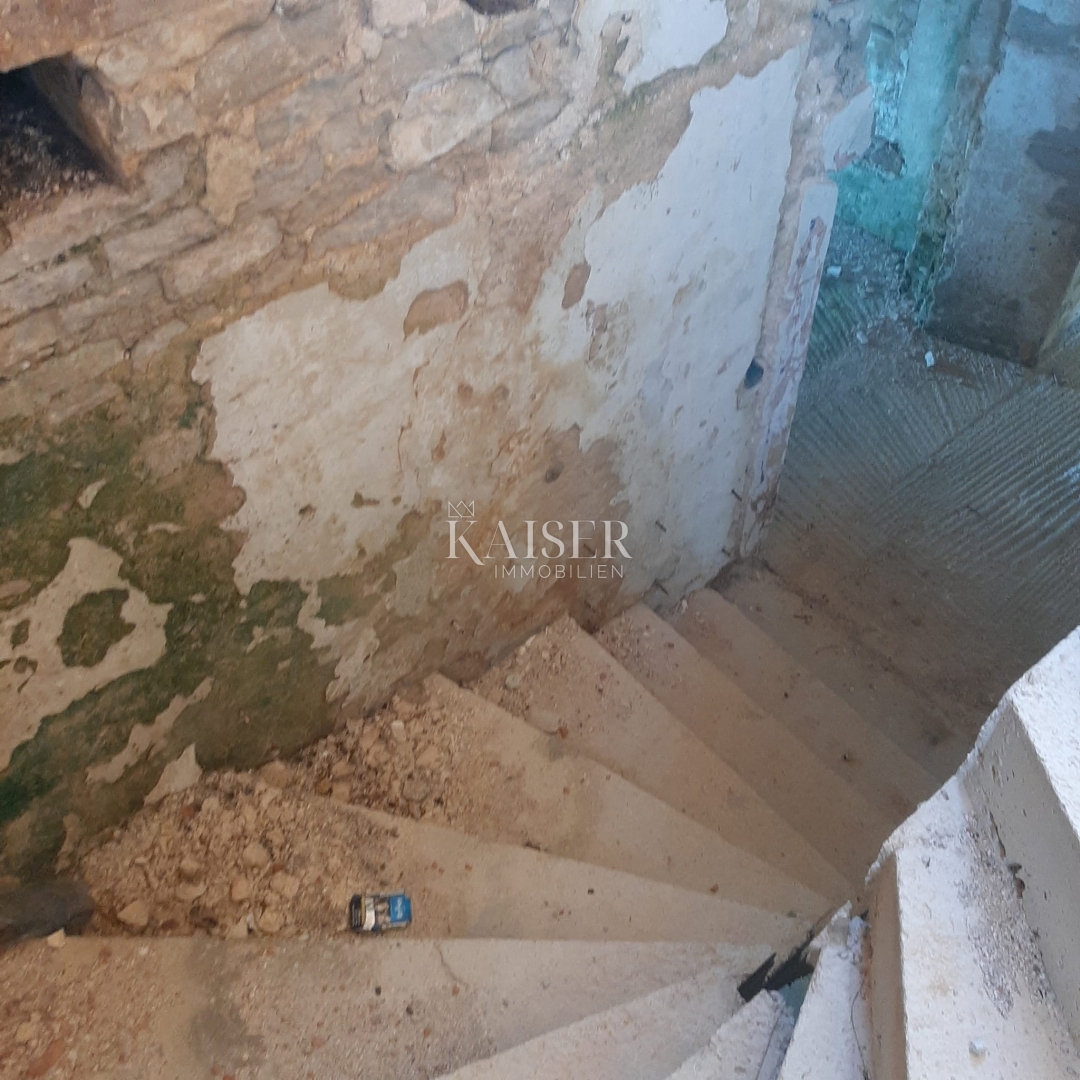 Istra, Barban - prodamo 5 starinskih hiš