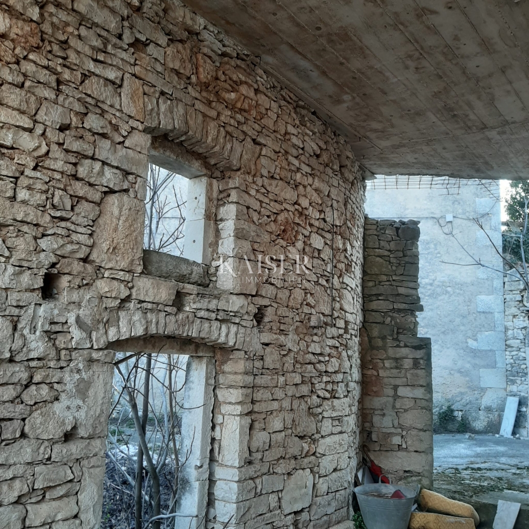 Istra, Barban - prodamo 5 starinskih hiš