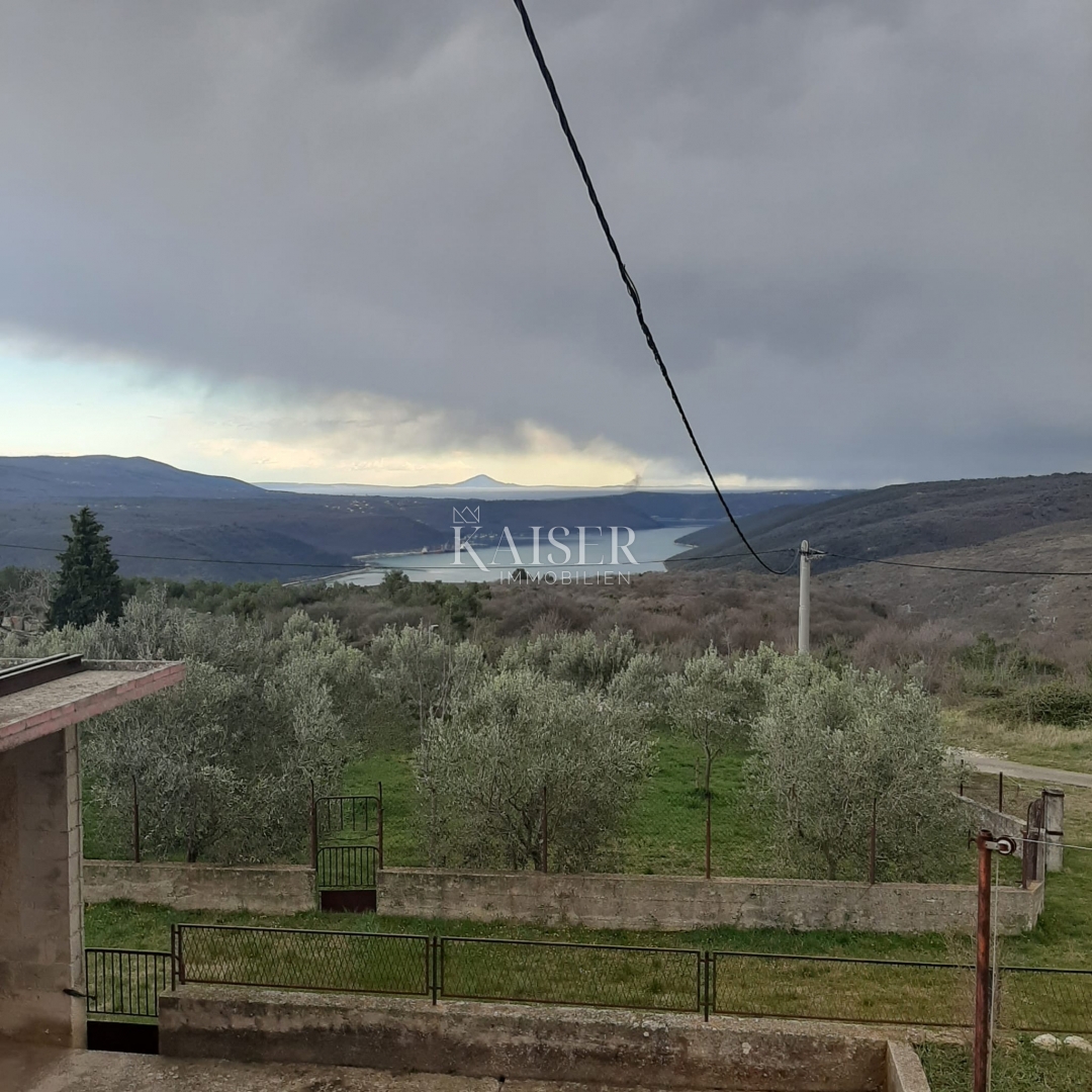 Istra, Barban - prodamo 5 starinskih hiš