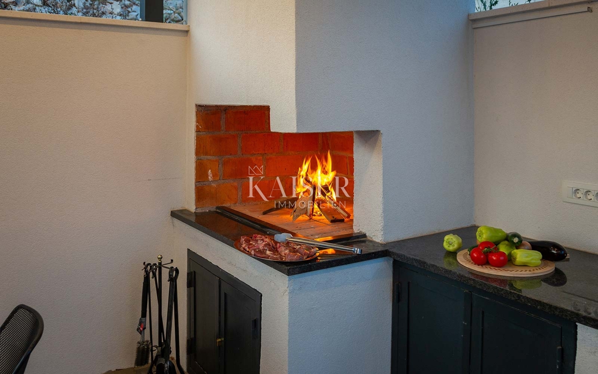 Okrug Gornji - vila z ekskluzivnim pogledom na morje