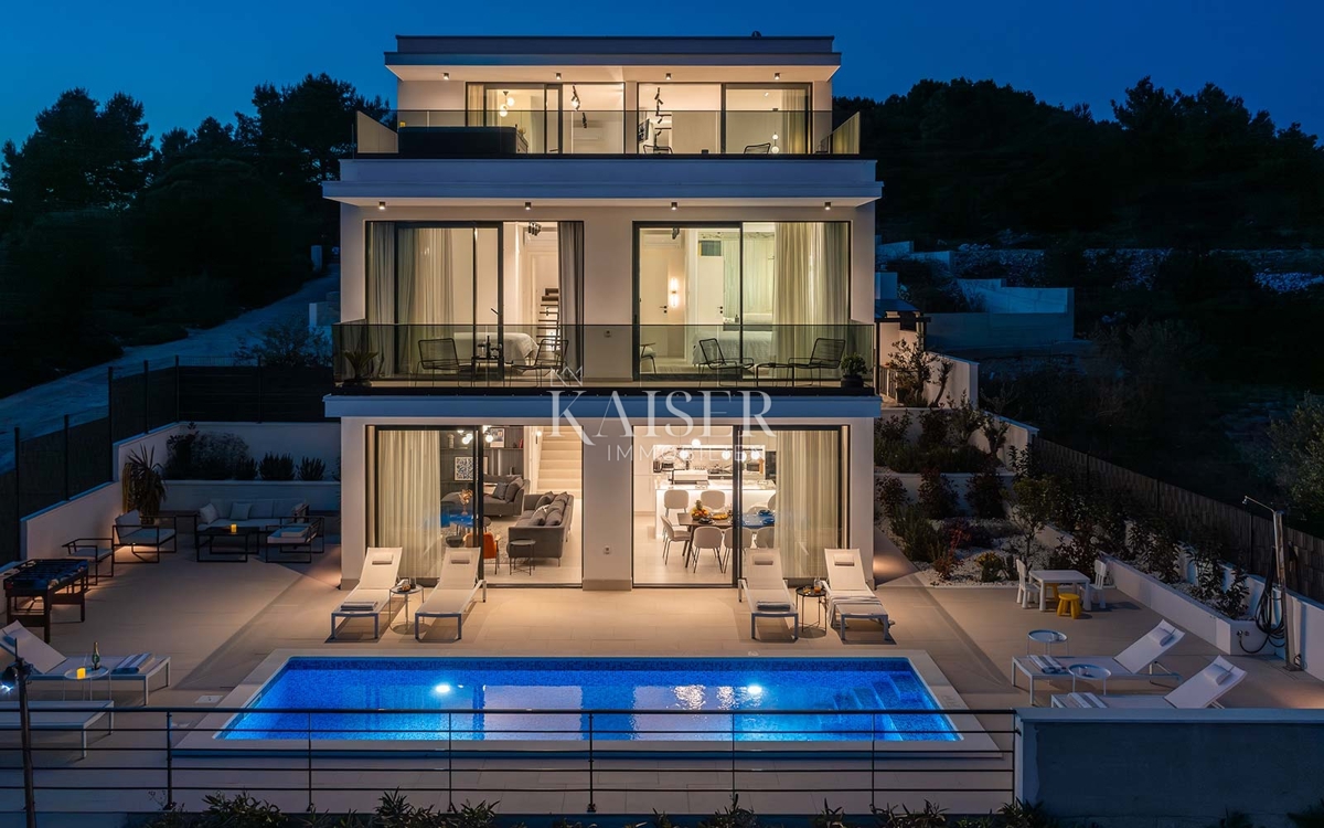 Okrug Gornji - vila z ekskluzivnim pogledom na morje