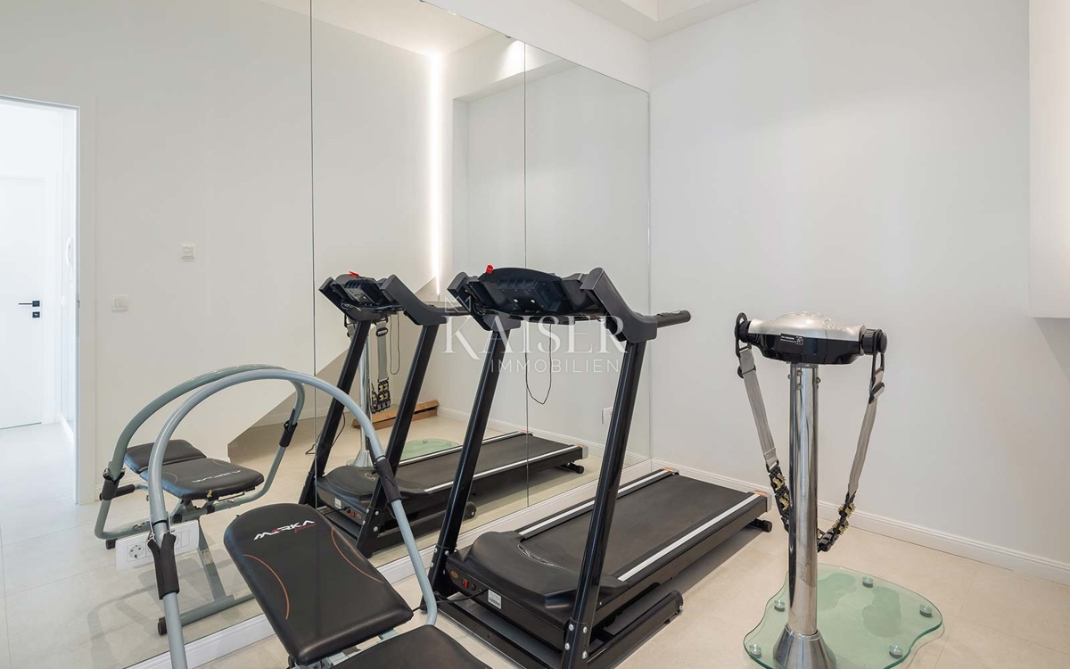 Okrug Gornji - vila z ekskluzivnim pogledom na morje