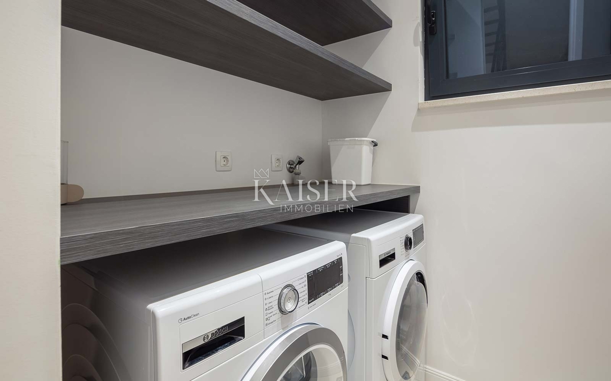 Okrug Gornji - vila z ekskluzivnim pogledom na morje