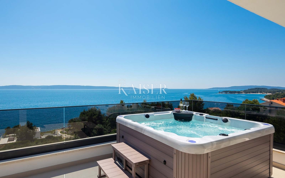 Okrug Gornji - vila z ekskluzivnim pogledom na morje