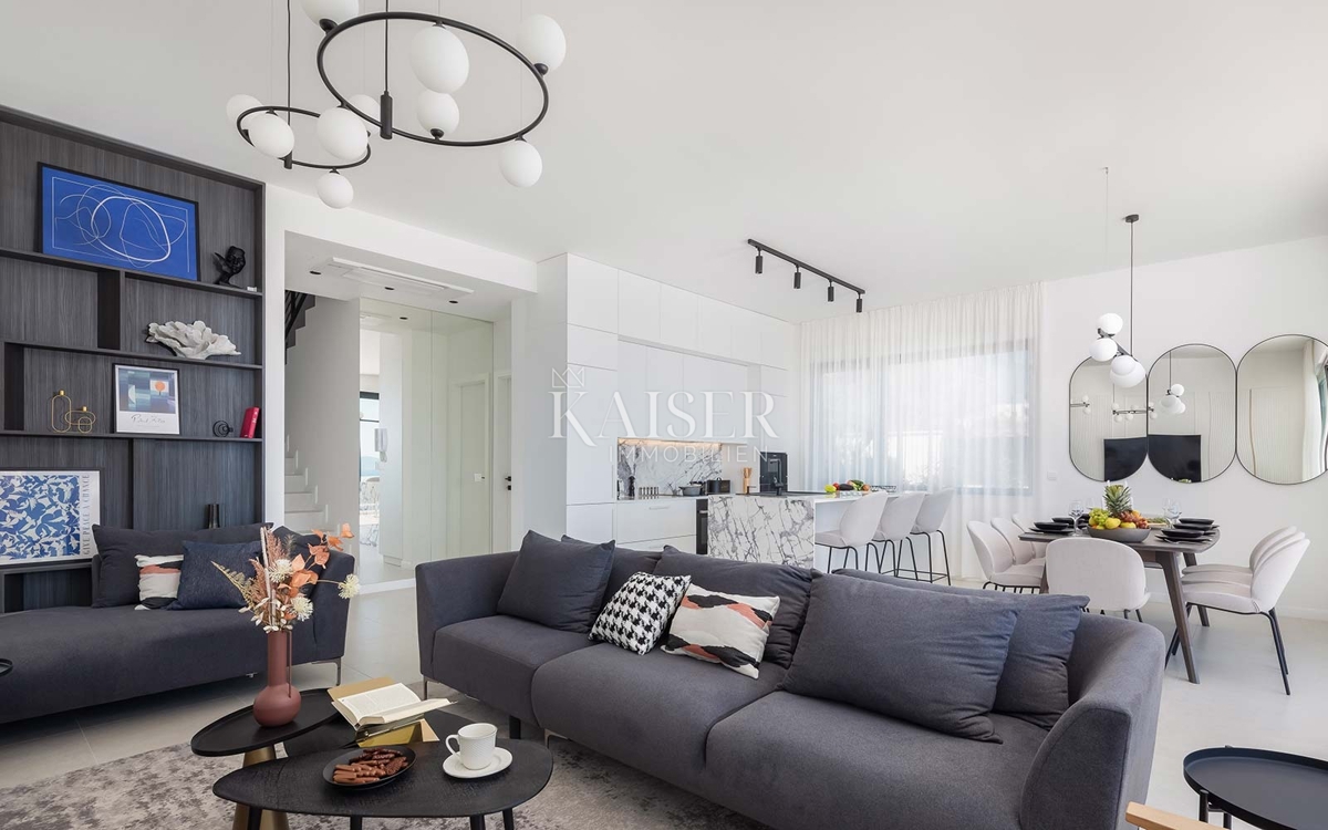 Okrug Gornji - vila z ekskluzivnim pogledom na morje